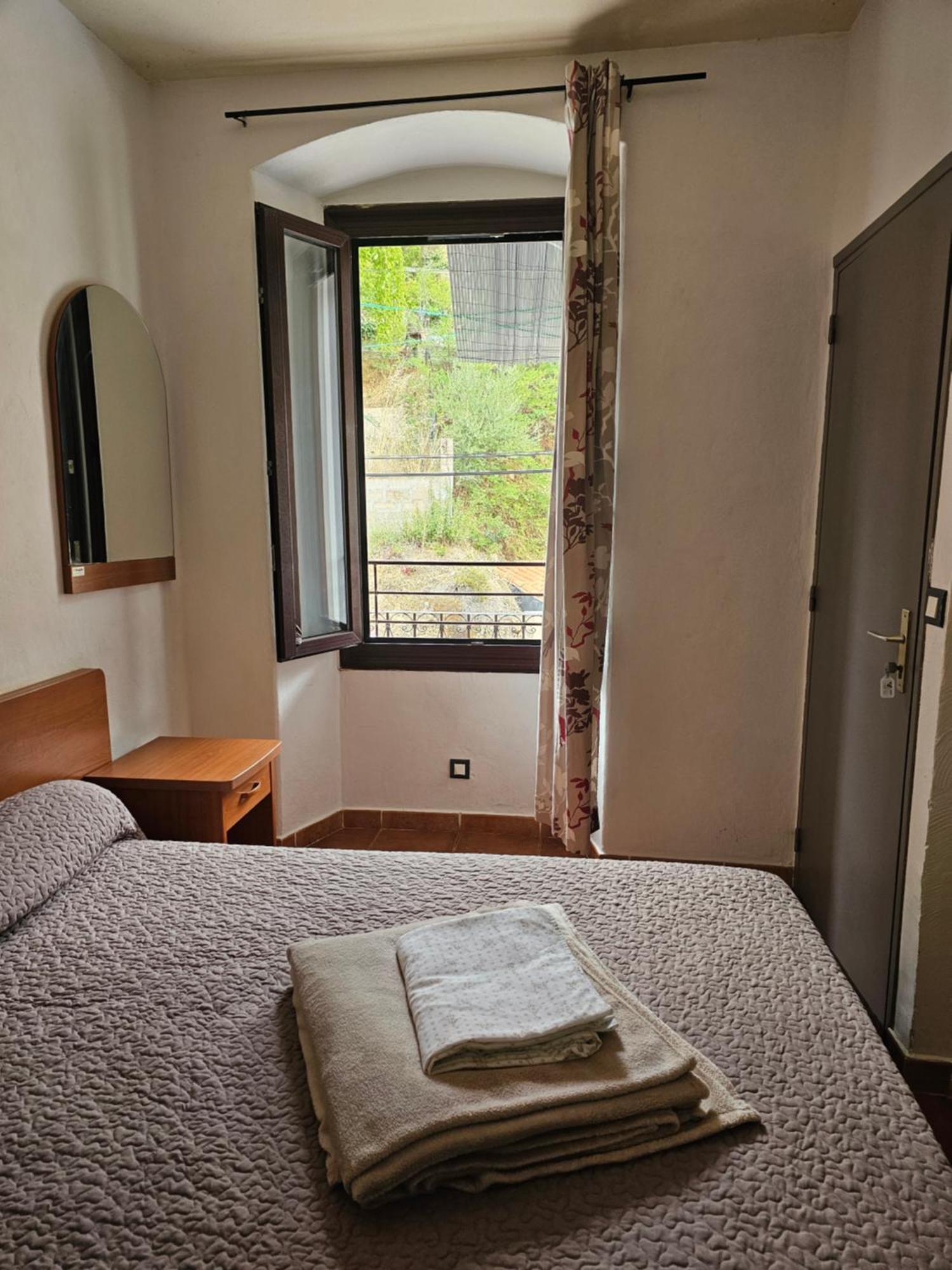 Au Village Serriera (Corsica) Quarto foto